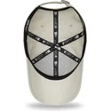 buet-beige-justerbar-kasket-med-rodt-logo-9forty-league-essential-fra-new-york-yankees-mlb-fra-new-era