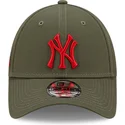 shapka-izvita-zelena-reguliruem-9forty-stadium-food-na-new-york-yankees-mlb-ot-new-era