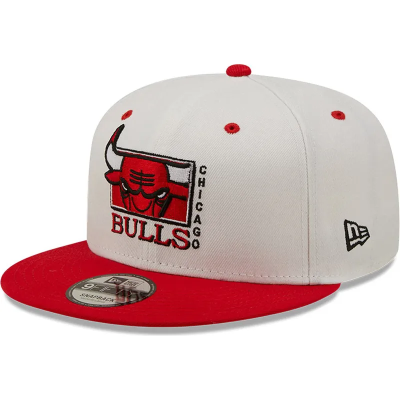 shapka-ploska-byala-snapbek-9fifty-white-crown-na-chicago-bulls-nba-ot-new-era