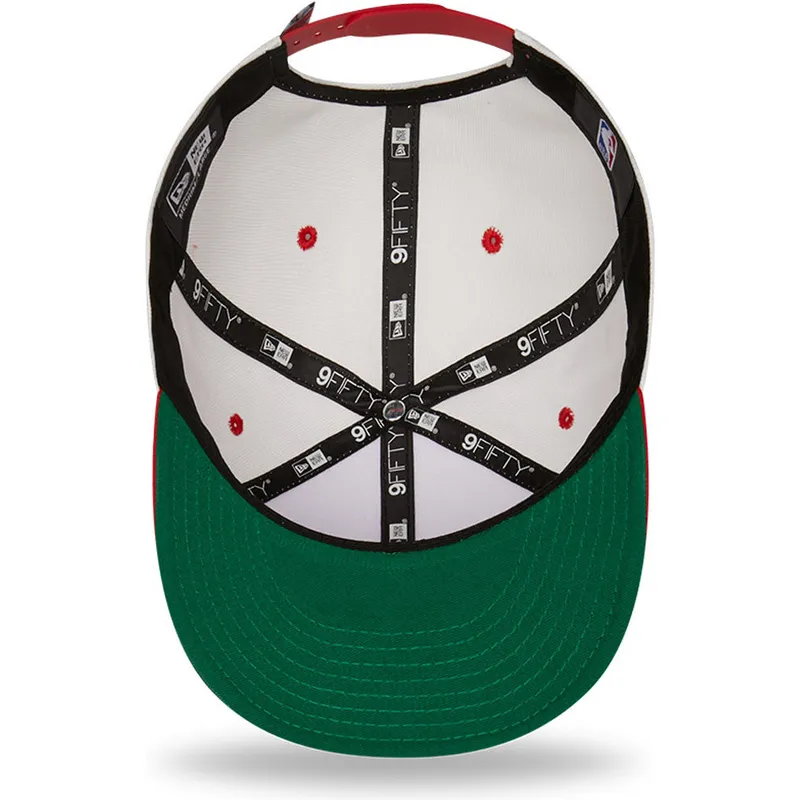 shapka-ploska-byala-snapbek-9fifty-white-crown-na-chicago-bulls-nba-ot-new-era