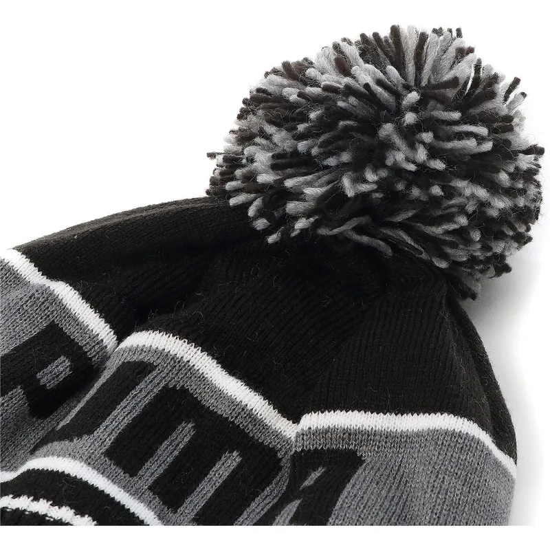 shapka-pompon-cherna-ot-puma