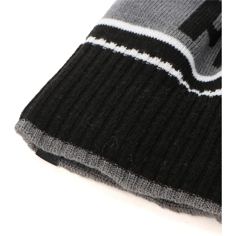 shapka-pompon-cherna-ot-puma