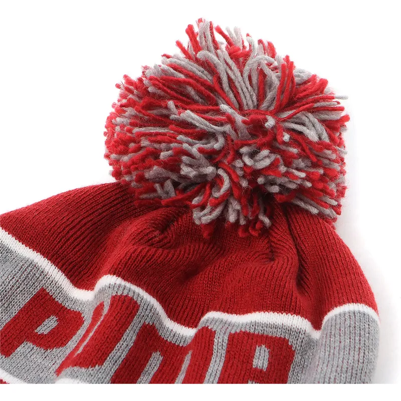 shapka-pompon-chervena-ot-puma