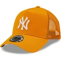 shapka-izvita-traker-oranzhev-snapbek-a-frame-tonal-mesh-na-new-york-yankees-mlb-ot-new-era