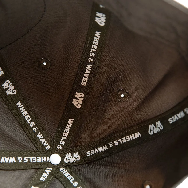 braune-gebogene-snapback-kappe-commando-ww14-von-wheels-and-waves