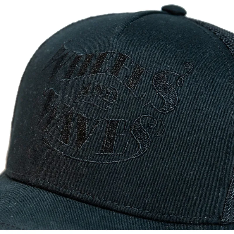 shapka-izvita-traker-cherna-snapbek-nuts-black-ww25-ot-wheels-and-waves