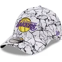 shapka-izvita-byala-reguliruem-9forty-marble-na-los-angeles-lakers-nba-ot-new-era