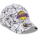 shapka-izvita-byala-reguliruem-9forty-marble-na-los-angeles-lakers-nba-ot-new-era
