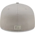 shapka-ploska-siv-prilepnala-59fifty-parche-lateral-world-series-na-new-york-yankees-mlb-ot-new-era