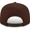 shapka-ploska-kafyav-snapbek-9fifty-league-essential-na-new-york-yankees-mlb-ot-new-era