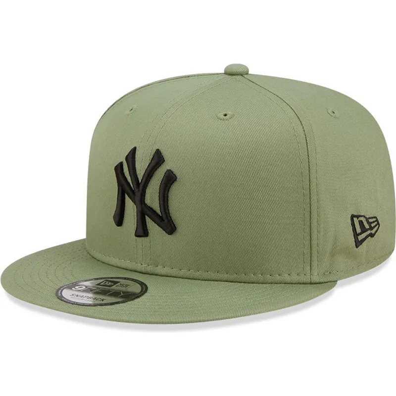 shapka-ploska-zelena-snapbek-9fifty-league-essential-na-new-york-yankees-mlb-ot-new-era