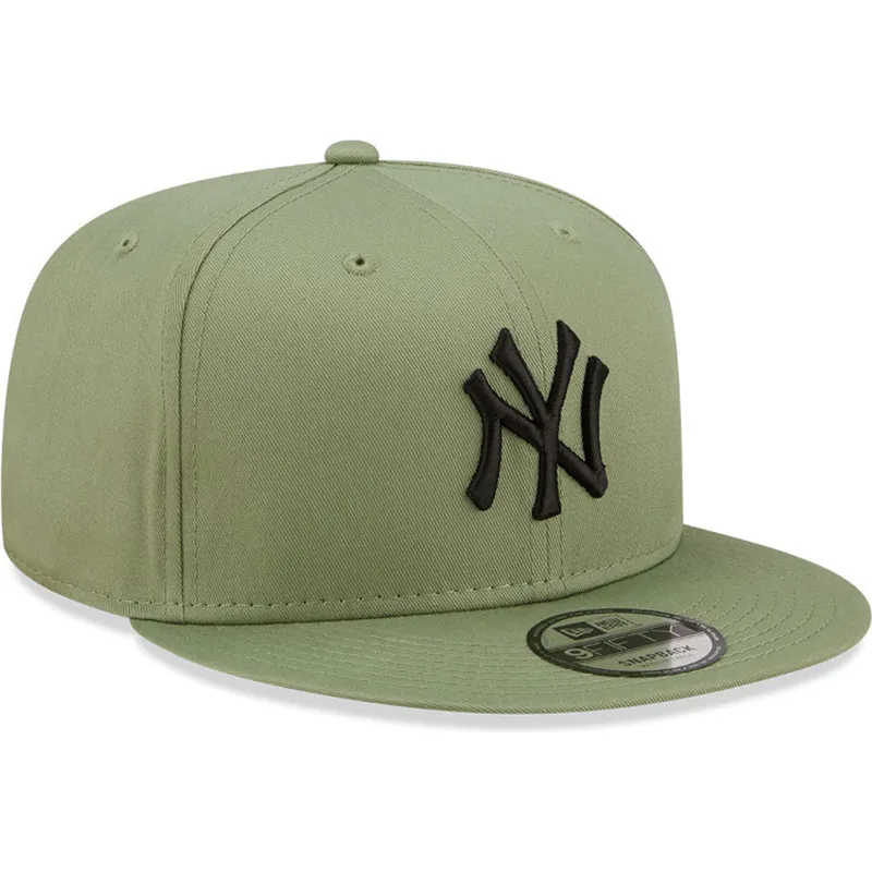 shapka-ploska-zelena-snapbek-9fifty-league-essential-na-new-york-yankees-mlb-ot-new-era
