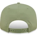 shapka-ploska-zelena-snapbek-9fifty-league-essential-na-new-york-yankees-mlb-ot-new-era