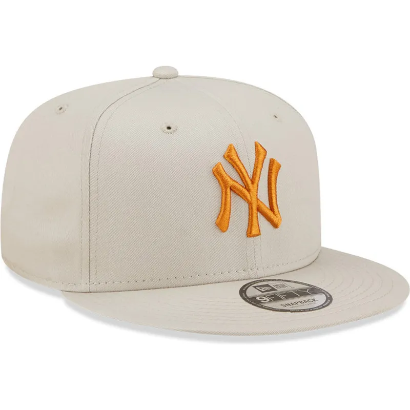 shapka-ploska-bezhov-snapbek-9fifty-league-essential-na-new-york-yankees-mlb-ot-new-era