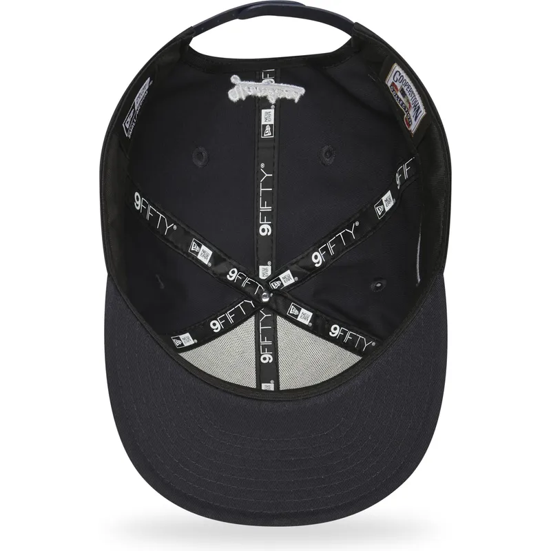 shapka-ploska-cherna-snapbek-9fifty-coops-na-new-york-yankees-mlb-ot-new-era