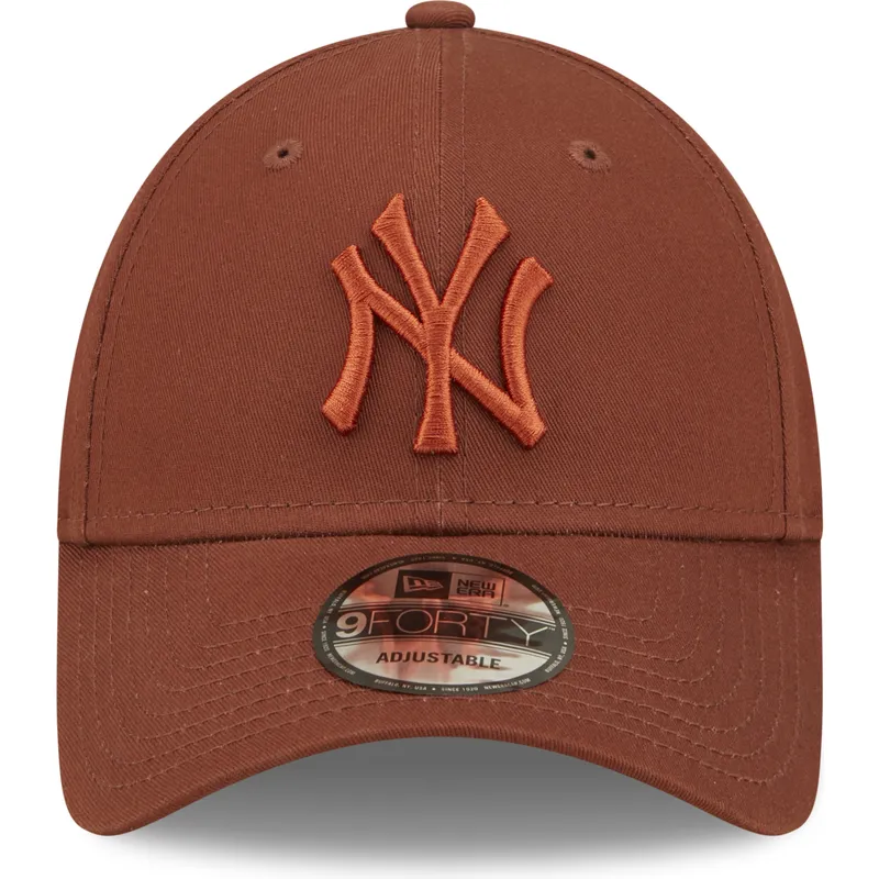 shapka-izvita-kafyav-reguliruem-9forty-league-essential-na-new-york-yankees-mlb-ot-new-era
