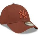 shapka-izvita-kafyav-reguliruem-9forty-league-essential-na-new-york-yankees-mlb-ot-new-era