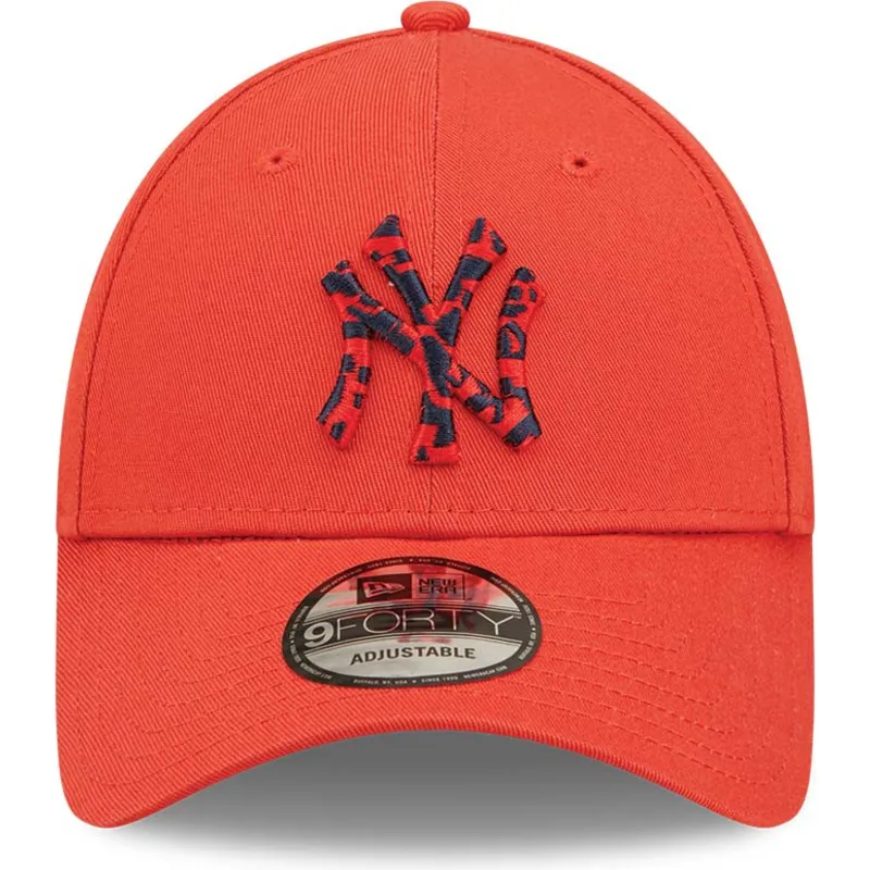 shapka-izvita-chervena-reguliruem-9forty-seasonal-infill-na-new-york-yankees-mlb-ot-new-era