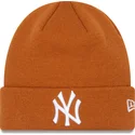 shapka-kafyav-league-essential-cuff-na-new-york-yankees-mlb-ot-new-era