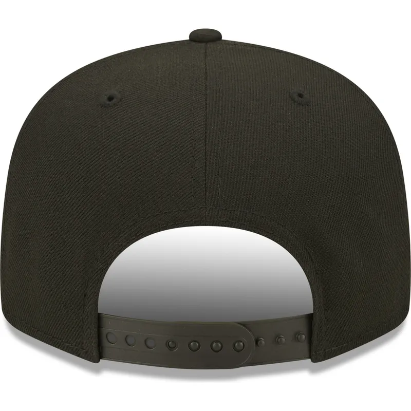 shapka-ploska-cherna-snapbek-9fifty-ny-apple-na-new-york-yankees-mlb-ot-new-era