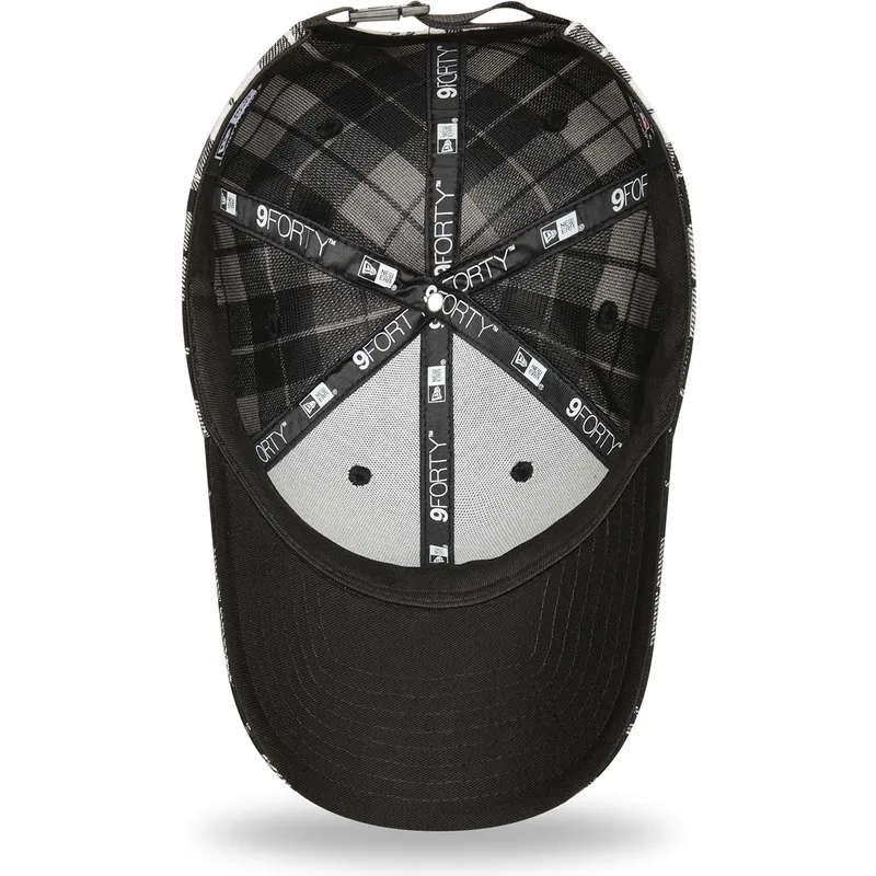 shapka-izvita-cherna-reguliruem-9forty-plaid-na-new-york-yankees-mlb-ot-new-era