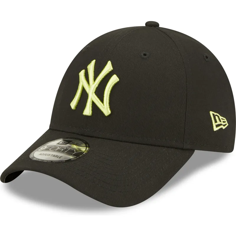 schwarze-verstellbare-curved-cap-mit-grunem-logo-9forty-league-essential-der-new-york-yankees-mlb-von-new-era
