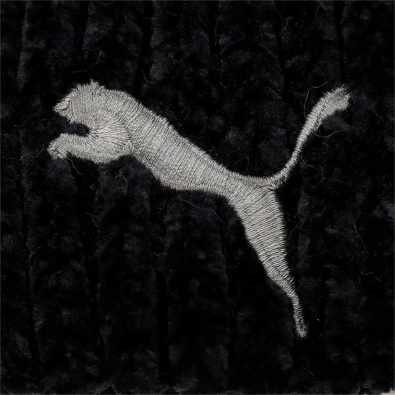 shapka-pompon-cherna-ot-puma