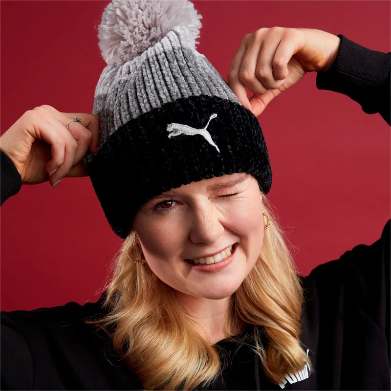 shapka-pompon-cherna-ot-puma