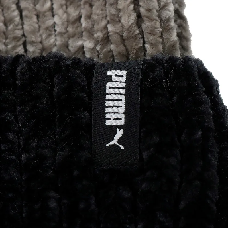 shapka-pompon-cherna-ot-puma