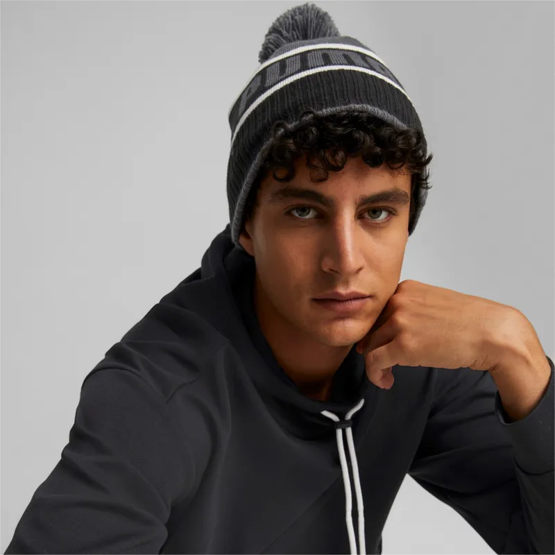 shapka-pompon-cherna-ot-puma shapka-pompon-cherna-ot-puma