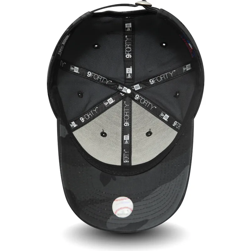 buet-kasket-med-sort-camouflage-justerbar-med-sort-logo-9forty-league-essential-fra-new-york-yankees-mlb-fra-new-era
