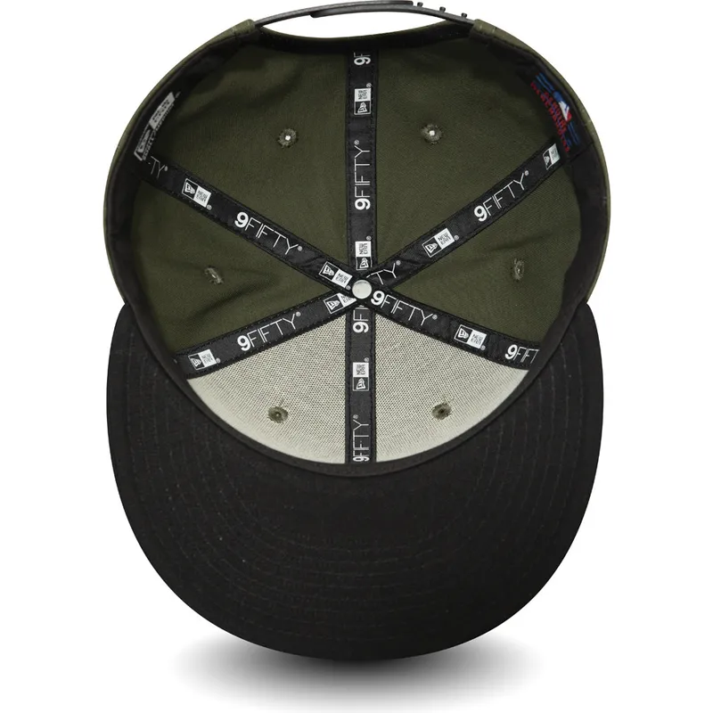 shapka-ploska-zelena-snapbek-9fifty-colour-block-na-new-york-yankees-mlb-ot-new-era shapka-ploska-zelena-snapbek-9fifty-colour-block-na-new-york-yankees-mlb-ot-new-era