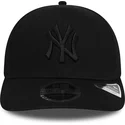 shapka-izvita-cherna-snapbek-9fifty-tonal-stretch-snap-na-new-york-yankees-mlb-ot-new-era