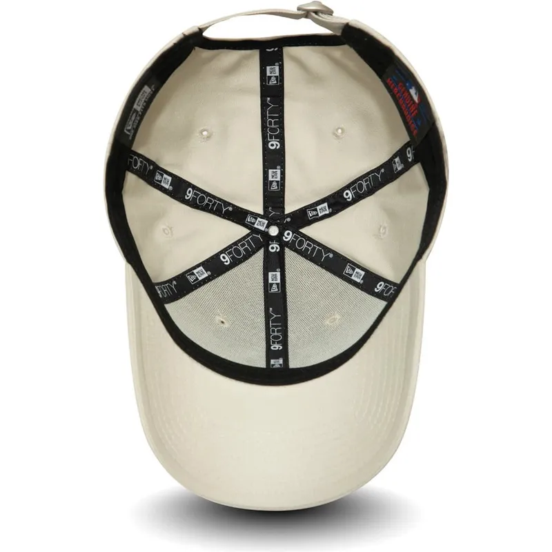 shapka-izvita-bezhov-reguliruem-9forty-league-essential-na-new-york-yankees-mlb-ot-new-era