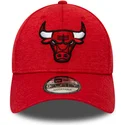 shapka-izvita-chervena-reguliruema-9forty-shadow-tech-na-chicago-bulls-nba-ot-new-era