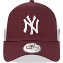 shapka-izvita-traker-chervena-snapbek-9forty-a-frame-na-new-york-yankees-mlb-ot-new-era