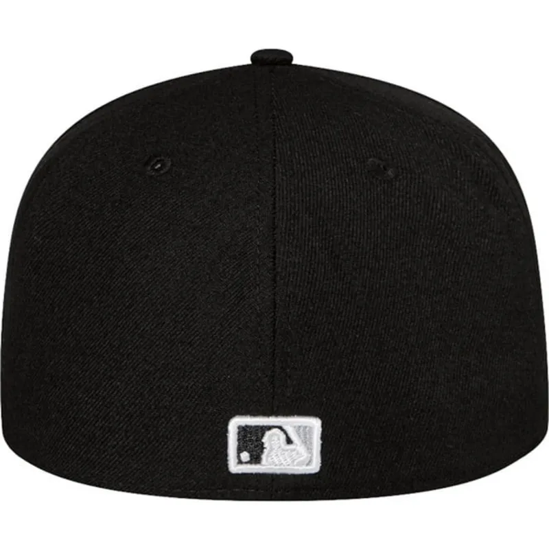 shapka-ploska-cherna-prilepnala-59fifty-authentic-on-field-game-na-chicago-white-sox-mlb-ot-new-era shapka-ploska-cherna-prilepnala-59fifty-authentic-on-field-game-na-chicago-white-sox-mlb-ot-new-era