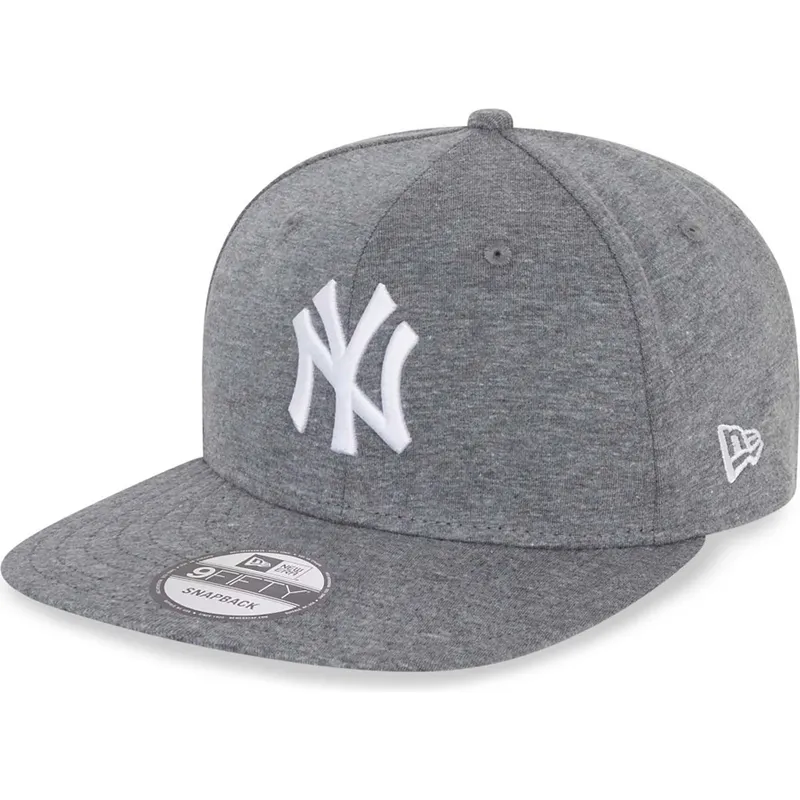 shapka-ploska-siv-snapbek-9fifty-jersey-medium-na-new-york-yankees-mlb-ot-new-era