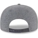 shapka-ploska-siv-snapbek-9fifty-jersey-medium-na-new-york-yankees-mlb-ot-new-era