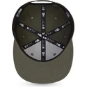 shapka-ploska-zelena-snapbek-9fifty-essential-na-new-york-yankees-mlb-ot-new-era