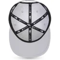shapka-ploska-siv-snapbek-9fifty-jersey-medium-na-new-york-yankees-mlb-ot-new-era