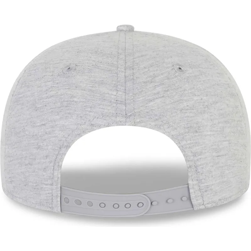 shapka-ploska-siv-snapbek-9fifty-jersey-medium-na-new-york-yankees-mlb-ot-new-era