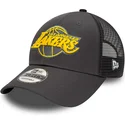 shapka-izvita-traker-siv-reguliruem-9forty-home-field-na-los-angeles-lakers-nba-ot-new-era