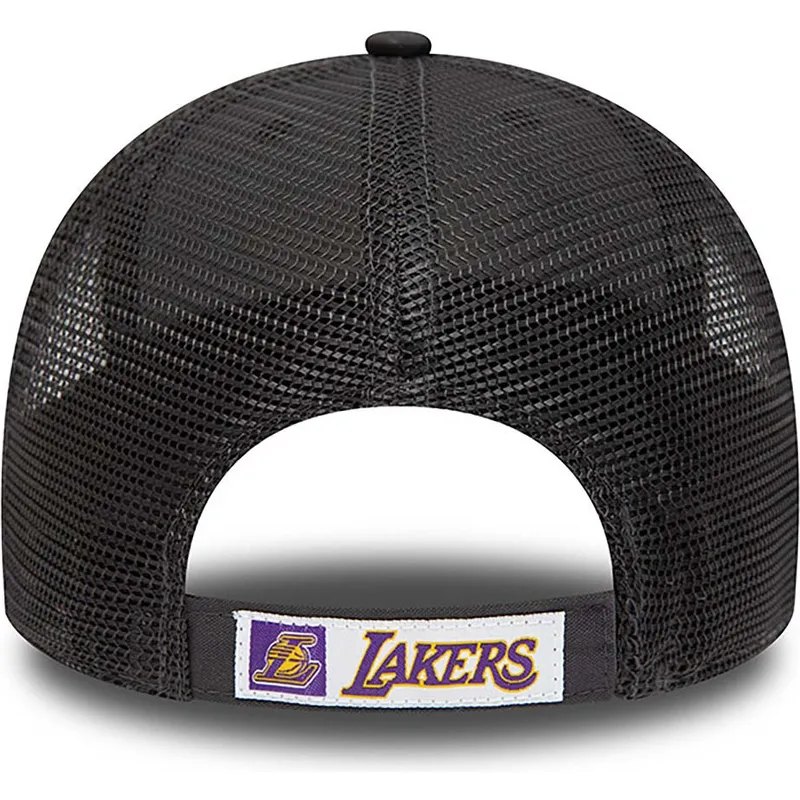 shapka-izvita-traker-siv-reguliruem-9forty-home-field-na-los-angeles-lakers-nba-ot-new-era