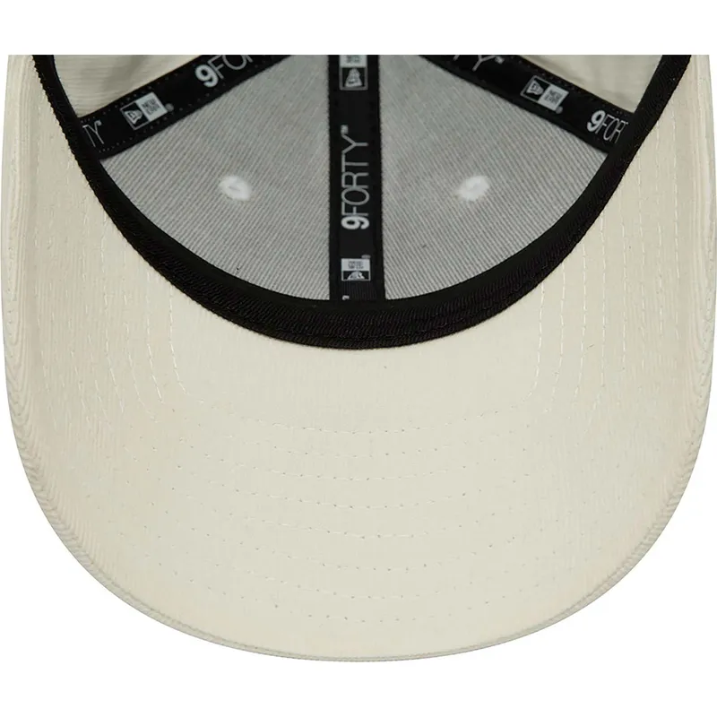 shapka-izvita-bezhov-reguliruem-9forty-cord-mini-na-los-angeles-dodgers-mlb-ot-new-era