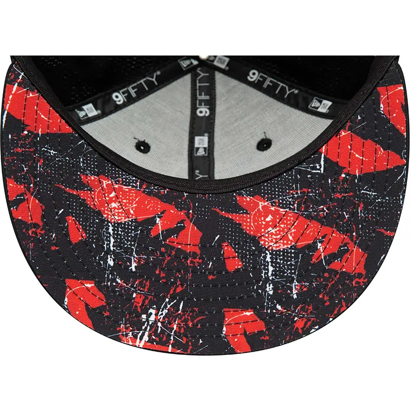 shapka-ploska-cherna-snapbek-9fifty-print-infill-na-chicago-bulls-nba-ot-new-era