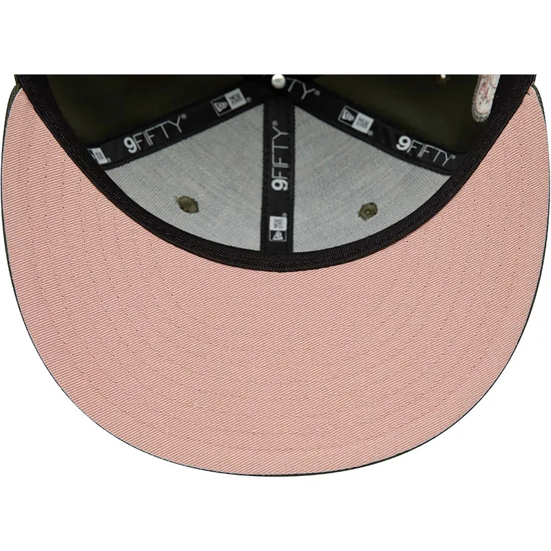 shapka-ploska-zelena-snapbek-rosa-9fifty-side-patch-na-chicago-white-sox-mlb-ot-new-era shapka-ploska-zelena-snapbek-rosa-9fifty-side-patch-na-chicago-white-sox-mlb-ot-new-era