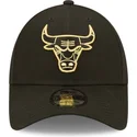 shapka-izvita-cherna-reguliruem-dorado-9forty-metallic-na-chicago-bulls-nba-ot-new-era