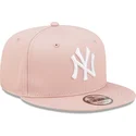 shapka-ploska-roza-snapbek-9fifty-league-essential-na-new-york-yankees-mlb-ot-new-era