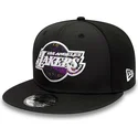 shapka-ploska-cherna-snapbek-9fifty-print-infill-na-los-angeles-lakers-nba-ot-new-era